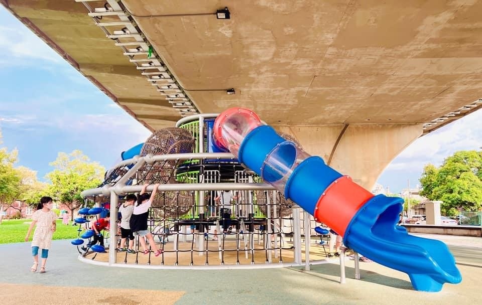 20251114-iw28h 20251114-iw28h