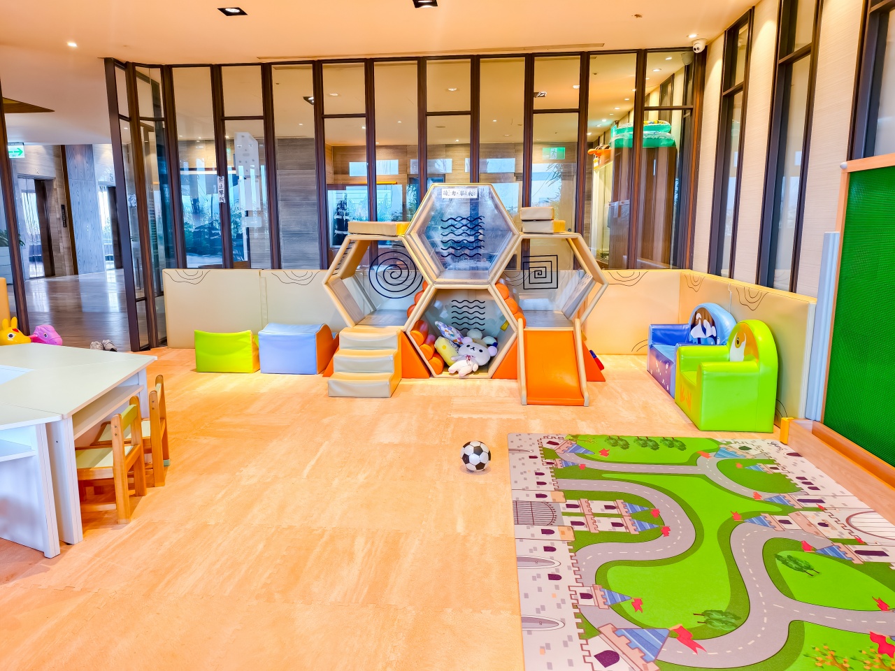 ★宜蘭親子住宿推薦★村却國際溫泉酒店，羅東住宿首選！最低價團購！房內雙湯池 x 限量升等星隅房 x 旺日不加價 x 一泊二食方案限時搶！