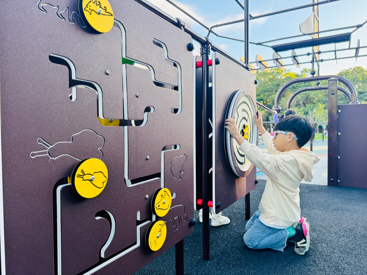 ★桃園親子景點推薦★傘儲酷公園,免費玩巨型運輸機遊戲場當小小傘兵,順遊大溪老街一日親子行程! - 第15張圖