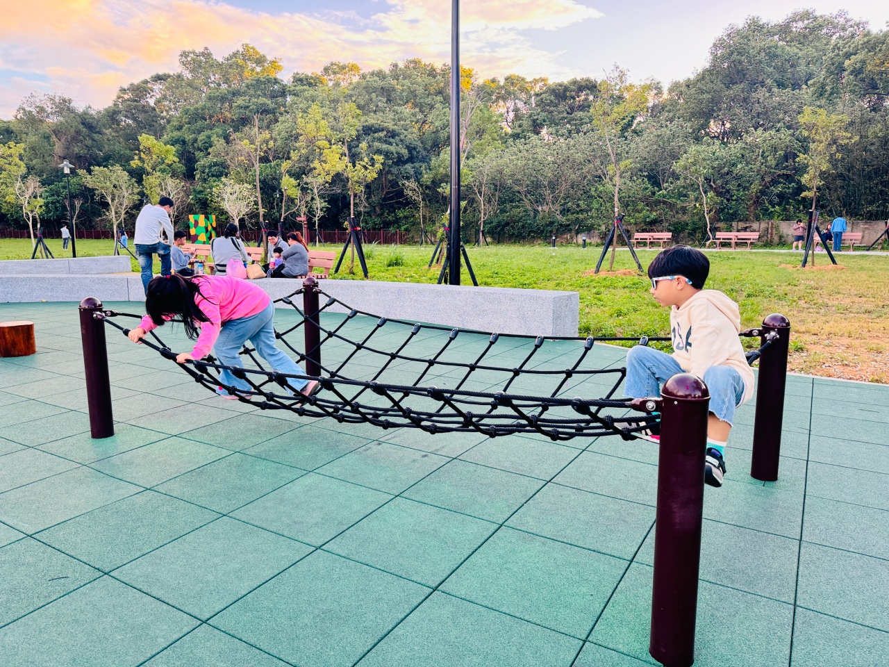 ★桃園親子景點推薦★傘儲酷公園,免費玩巨型運輸機遊戲場當小小傘兵,順遊大溪老街一日親子行程! - 第20張圖