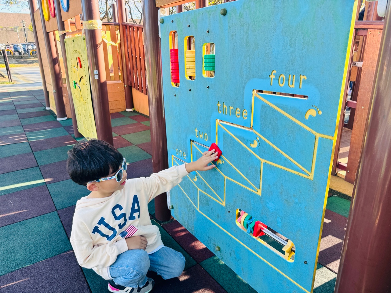 ★桃園親子景點★大溪河濱公園，賞落羽松兼放電，海盜船遊戲場、單車越野場、鄰近大溪老街，桃園大溪一日遊這樣玩！