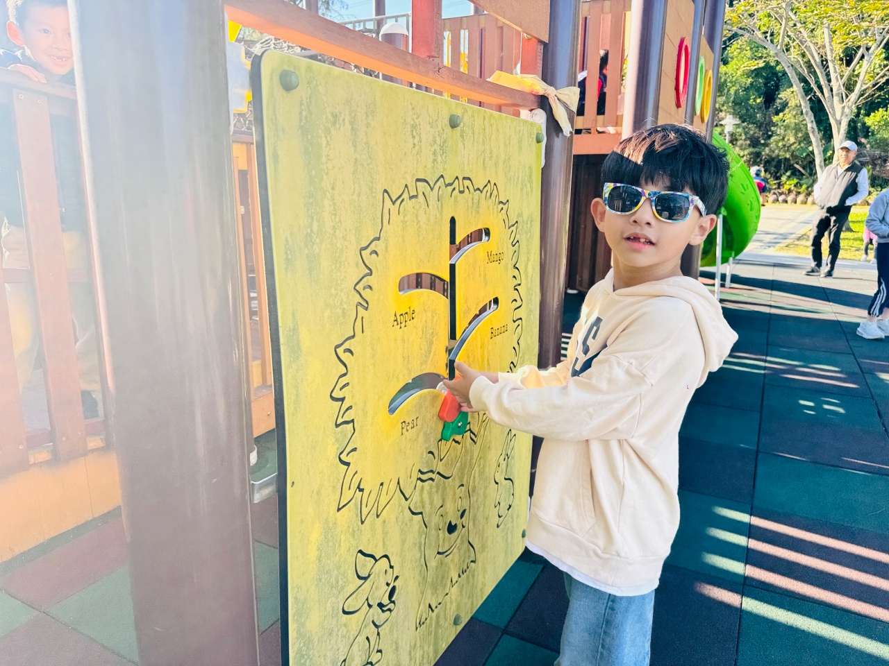 ★桃園親子景點★大溪河濱公園，賞落羽松兼放電，海盜船遊戲場、單車越野場、鄰近大溪老街，桃園大溪一日遊這樣玩！