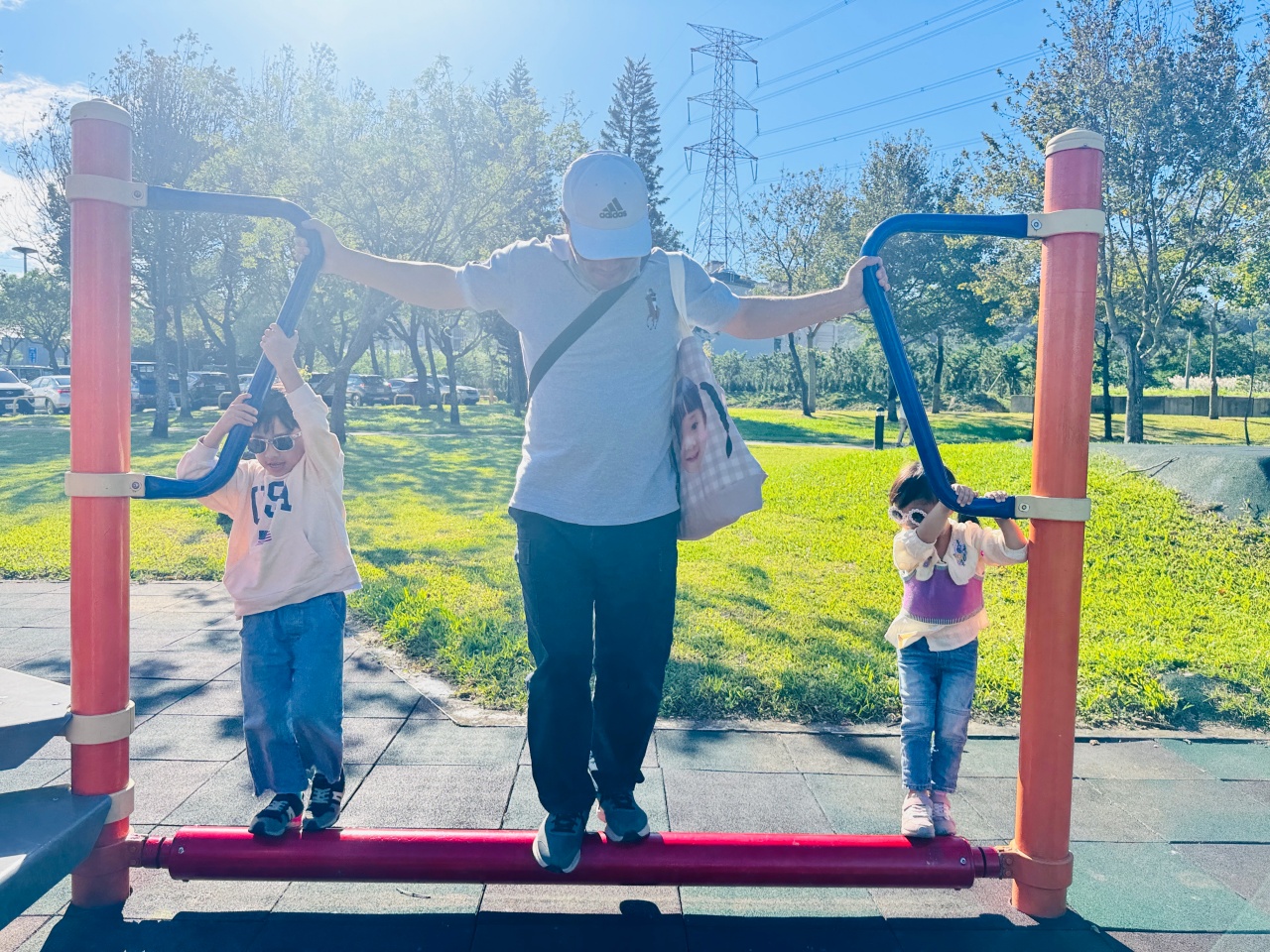 ★桃園親子景點★大溪河濱公園，賞落羽松兼放電，海盜船遊戲場、單車越野場、鄰近大溪老街，桃園大溪一日遊這樣玩！