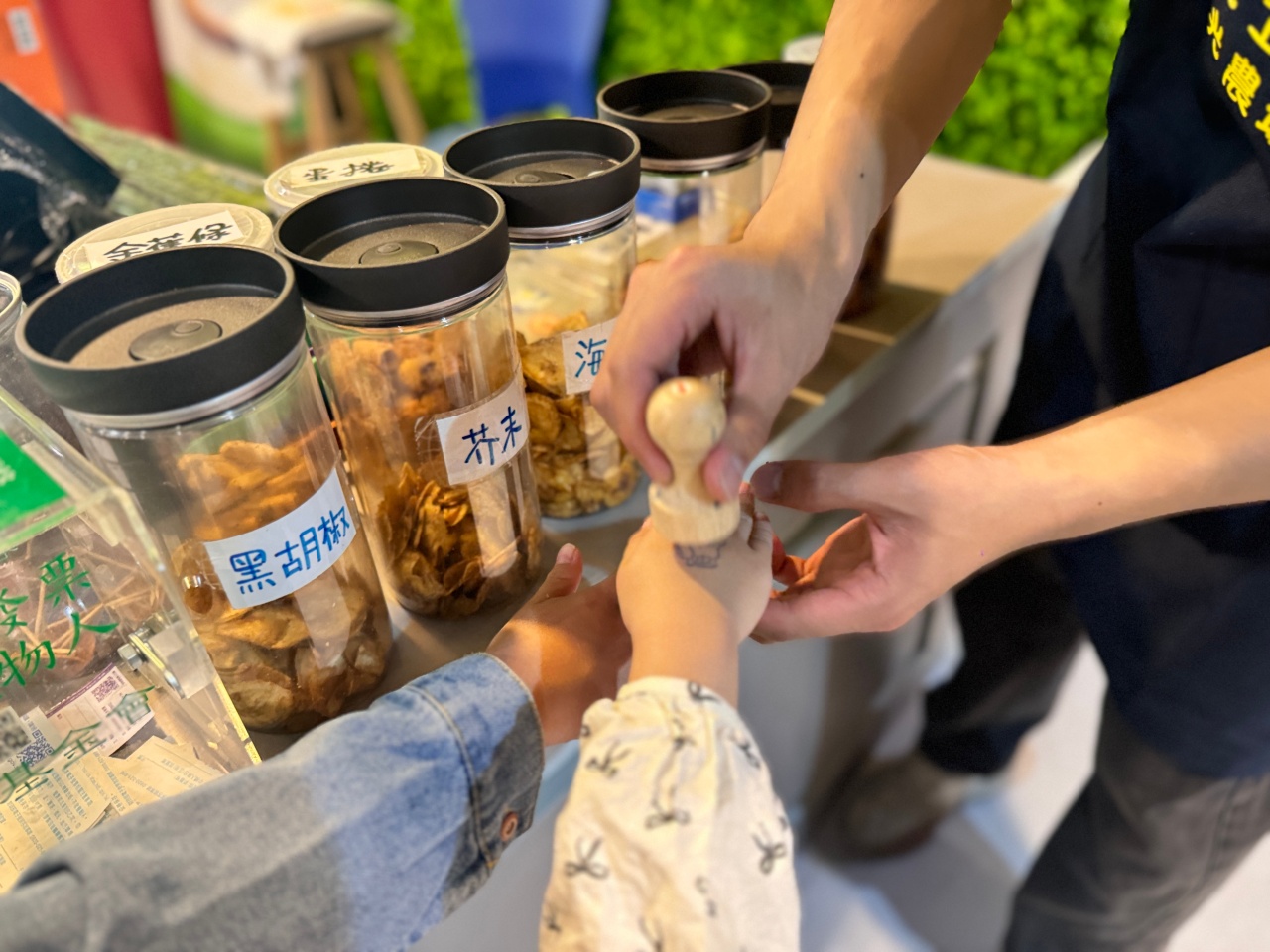 ★南投親子景點推薦★集元果觀光工廠，南投免費景點推薦！集集山蕉王國、球池沙坑、互動遊戲、必買伴手禮，一站滿足全家大小！