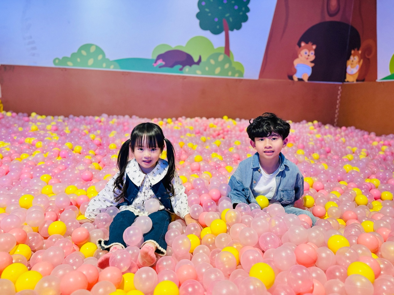 ★南投親子景點推薦★集元果觀光工廠,南投免費景點推薦!集集山蕉王國、球池沙坑、互動遊戲、必買伴手禮,一站滿足全家大小! - 第15張圖 ★南投親子景點推薦★集元果觀光工廠,南投免費景點推薦!集集山蕉王國、球池沙坑、互動遊戲、必買伴手禮,一站滿足全家大小!