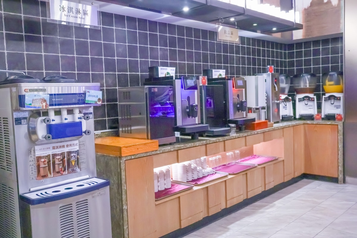 ★金門親子飯店推薦★金門最美湖景飯店『金湖飯店』,坐擁太湖美景、超萌水獺親子主題房、戰地特色遊戲室、露天泳池、SPA、高爾夫推桿!緊鄰昇恆昌免稅店,全家放鬆放電、逛街購物,一站滿足的五星級規格國際觀光飯店! - 第96張圖 ★金門親子飯店推薦★金門最美湖景飯店『金湖飯店』,坐擁太湖美景、超萌水獺親子主題房、戰地特色遊戲室、露天泳池、SPA、高爾夫推桿!緊鄰昇恆昌免稅店,全家放鬆放電、逛街購物,一站滿足的五星級規格國際觀光飯店!