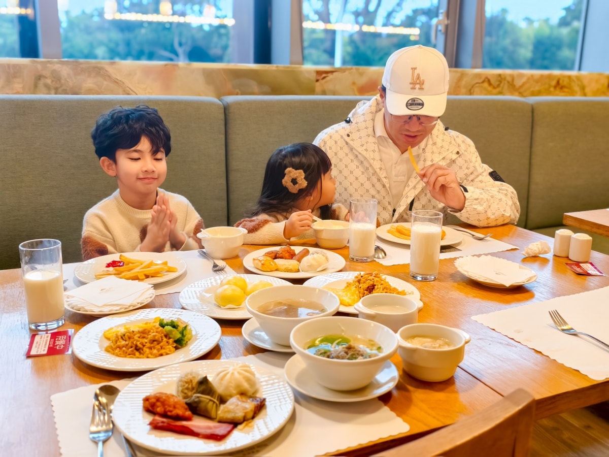 ★金門親子飯店推薦★金門最美湖景飯店『金湖飯店』,坐擁太湖美景、超萌水獺親子主題房、戰地特色遊戲室、露天泳池、SPA、高爾夫推桿!緊鄰昇恆昌免稅店,全家放鬆放電、逛街購物,一站滿足的五星級規格國際觀光飯店! - 第91張圖 ★金門親子飯店推薦★金門最美湖景飯店『金湖飯店』,坐擁太湖美景、超萌水獺親子主題房、戰地特色遊戲室、露天泳池、SPA、高爾夫推桿!緊鄰昇恆昌免稅店,全家放鬆放電、逛街購物,一站滿足的五星級規格國際觀光飯店!