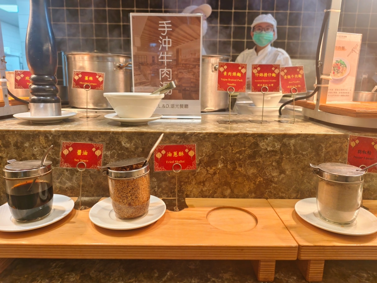 ★金門親子飯店推薦★金門最美湖景飯店『金湖飯店』,坐擁太湖美景、超萌水獺親子主題房、戰地特色遊戲室、露天泳池、SPA、高爾夫推桿!緊鄰昇恆昌免稅店,全家放鬆放電、逛街購物,一站滿足的五星級規格國際觀光飯店! - 第79張圖 ★金門親子飯店推薦★金門最美湖景飯店『金湖飯店』,坐擁太湖美景、超萌水獺親子主題房、戰地特色遊戲室、露天泳池、SPA、高爾夫推桿!緊鄰昇恆昌免稅店,全家放鬆放電、逛街購物,一站滿足的五星級規格國際觀光飯店!