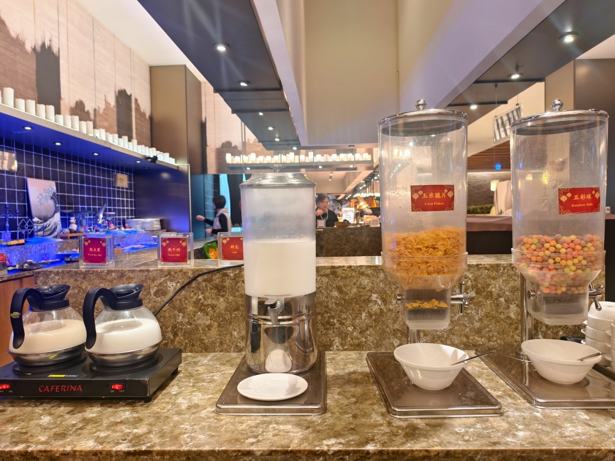 ★金門親子飯店推薦★金門最美湖景飯店『金湖飯店』,坐擁太湖美景、超萌水獺親子主題房、戰地特色遊戲室、露天泳池、SPA、高爾夫推桿!緊鄰昇恆昌免稅店,全家放鬆放電、逛街購物,一站滿足的五星級規格國際觀光飯店! - 第97張圖 ★金門親子飯店推薦★金門最美湖景飯店『金湖飯店』,坐擁太湖美景、超萌水獺親子主題房、戰地特色遊戲室、露天泳池、SPA、高爾夫推桿!緊鄰昇恆昌免稅店,全家放鬆放電、逛街購物,一站滿足的五星級規格國際觀光飯店!
