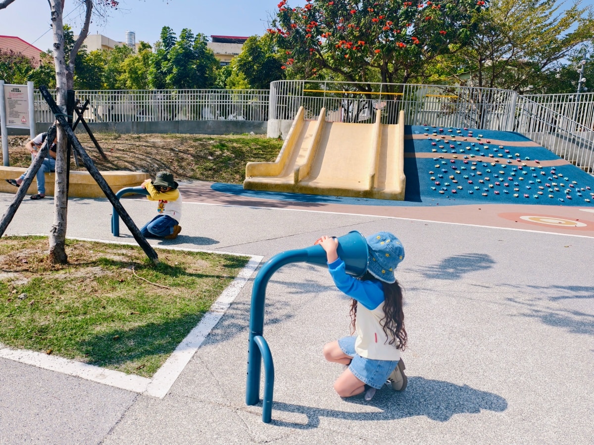 ★彰化親子景點★員林兔馬鹿公園9.6米高球型高塔超壯觀,消防車遊具、環狀滑索,大小朋友的全能放電場! - 第18張圖 ★彰化親子景點★員林兔馬鹿公園9.6米高球型高塔超壯觀,消防車遊具、環狀滑索,大小朋友的全能放電場!