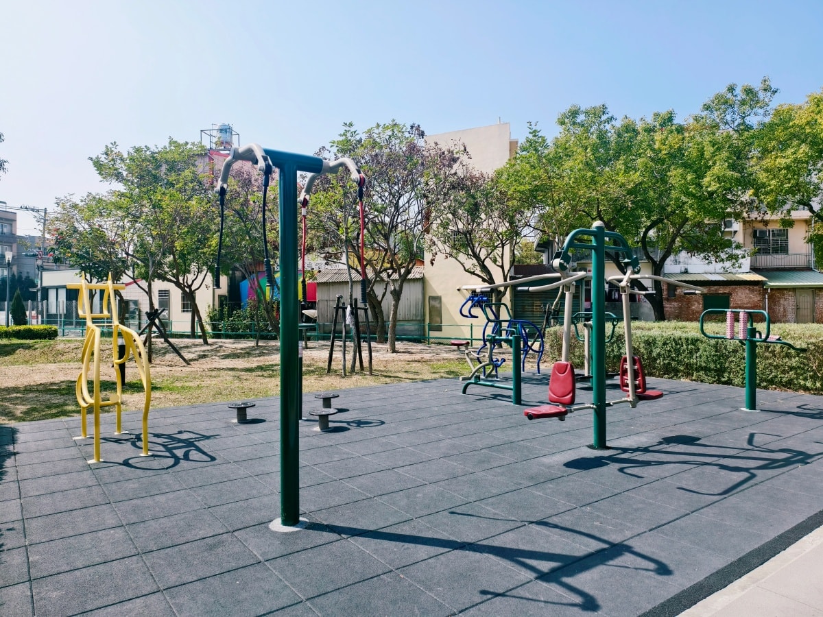 ★彰化親子景點★員林兔馬鹿公園9.6米高球型高塔超壯觀,消防車遊具、環狀滑索,大小朋友的全能放電場! - 第21張圖 ★彰化親子景點★員林兔馬鹿公園9.6米高球型高塔超壯觀,消防車遊具、環狀滑索,大小朋友的全能放電場!