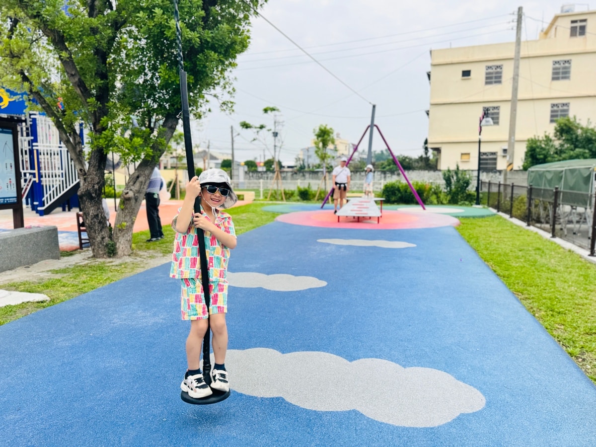 ★彰化親子景點★全台唯一冠軍帽主題『埔南運動公園』!挑戰7公尺高順澤宮藍色巨帽滑梯,玩完再去領取專屬幸運冠軍帽! - 第9張圖 ★彰化親子景點★全台唯一冠軍帽主題『埔南運動公園』!挑戰7公尺高順澤宮藍色巨帽滑梯,玩完再去領取專屬幸運冠軍帽!