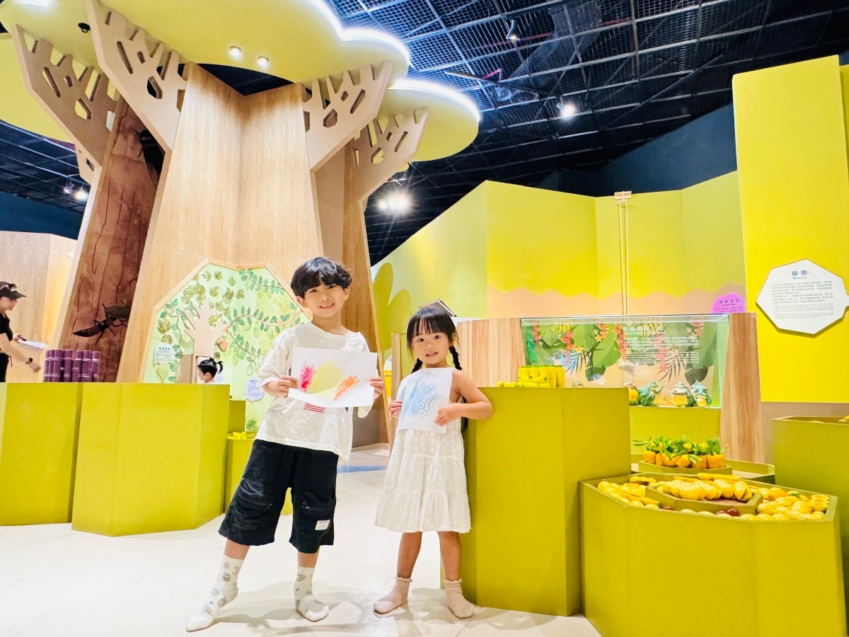 ★嘉義親子景點★嘉義市立博物館，六歲下免費入館，銅板價暢玩三層樓！開火車、兒童廳超好玩，室內避暑、雨天備案，親子玩樂一日遊推薦！