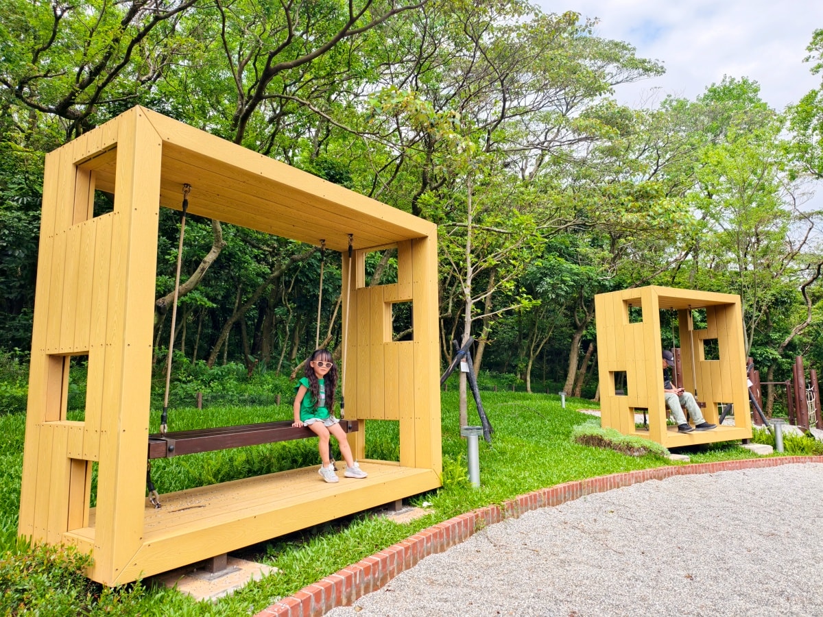 ★桃園親子景點★最新森林遊戲場『五酒桶山自然遊憩場』，適合親子的輕鬆步道和挑戰設施，看蝴蝶、野餐、大草皮超放電，下山再吃烤雞喝咖啡，桃園最新一日遊行程！