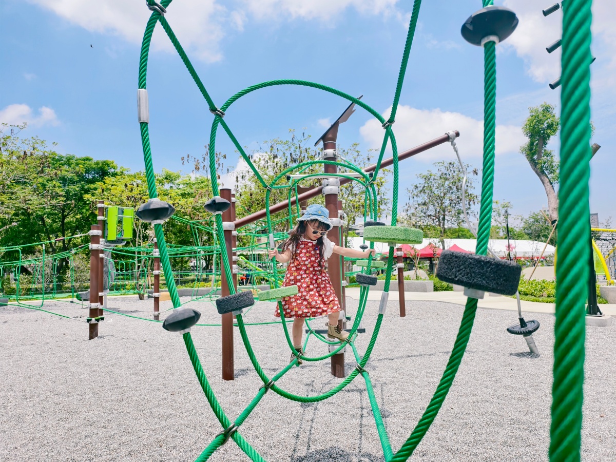 ★台中最新親子景點★東勢獨角仙生態公園，全台首創獨角仙撫育基地，4.8米羽化之塔超刺激、35種遊戲體驗、夏日戲水區，放電兼科普教育、順遊客家文化園區，免門票親子新亮點！！