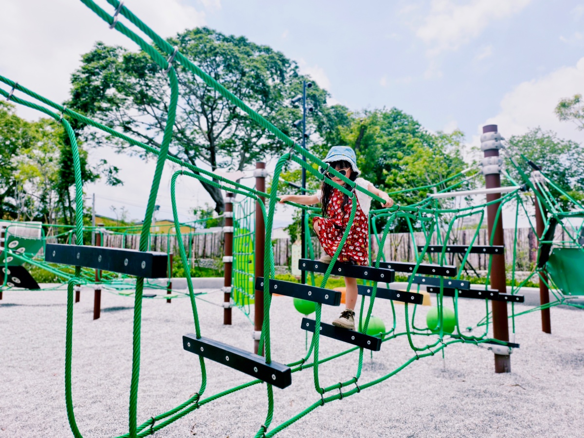 ★台中最新親子景點★東勢獨角仙生態公園，全台首創獨角仙撫育基地，4.8米羽化之塔超刺激、35種遊戲體驗、夏日戲水區，放電兼科普教育、順遊客家文化園區，免門票親子新亮點！！