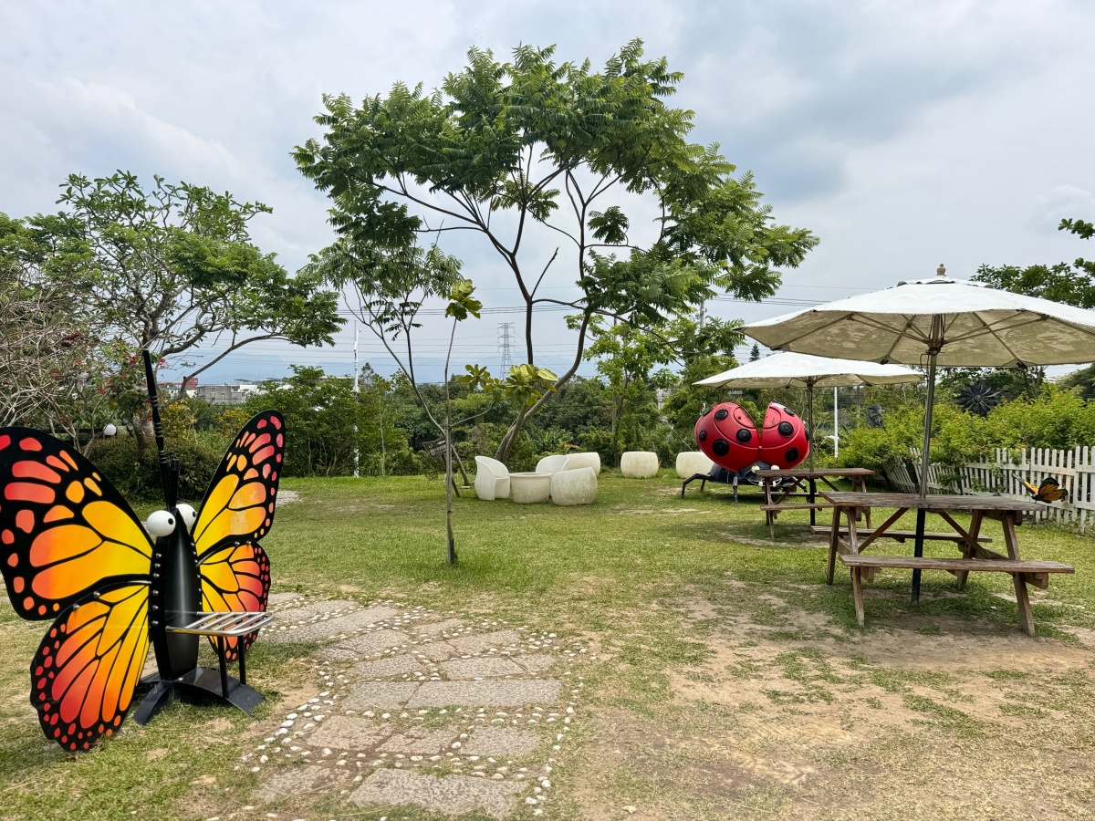 ★嘉義親子景點推薦★『嘉大昆蟲館』全台最美球體溫室、巨型彩蝶柱超吸睛!搭配免費專人導覽、活體觸摸體驗,城市森林親子一日遊推薦! - 第30張圖 ★嘉義親子景點推薦★『嘉大昆蟲館』全台最美球體溫室、巨型彩蝶柱超吸睛!搭配免費專人導覽、活體觸摸體驗,城市森林親子一日遊推薦!