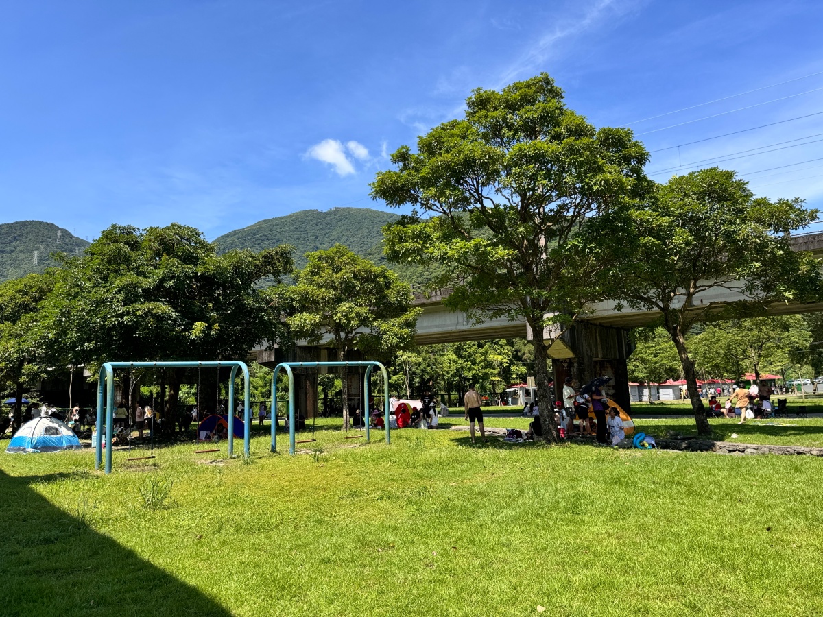 ★宜蘭親子景點★『東岳湧泉公園』免門票免費停車!天然冰冷湧泉,水淺好玩、夏日避暑的水樂園,親子一日遊推薦! - 第12張圖 ★宜蘭親子景點★『東岳湧泉公園』免門票免費停車!天然冰冷湧泉,水淺好玩、夏日避暑的水樂園,親子一日遊推薦!