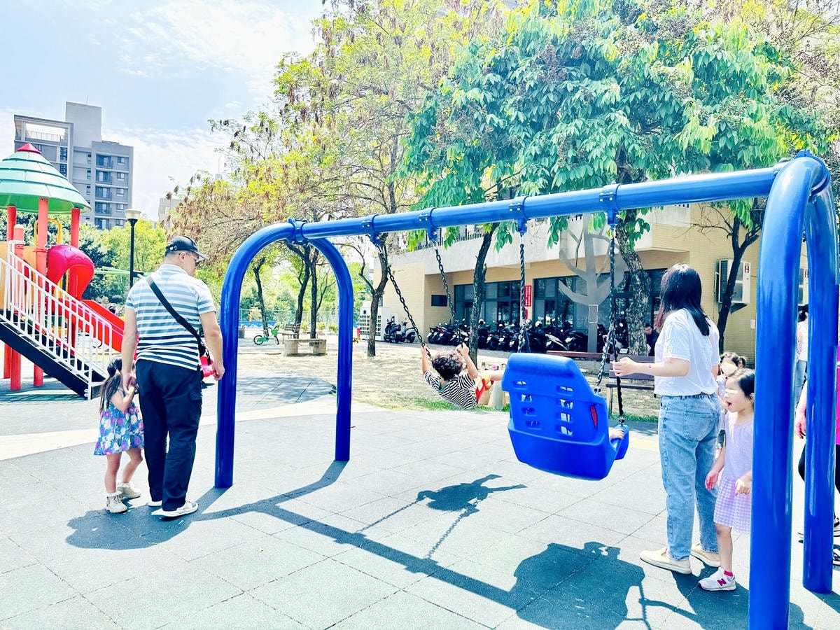 ★台中親子景點推薦★泉源兒童主題特色遊戲場,台中首座兒童交通 ★台中親子景點推薦★泉源兒童主題特色遊戲場,台中首座兒童交通