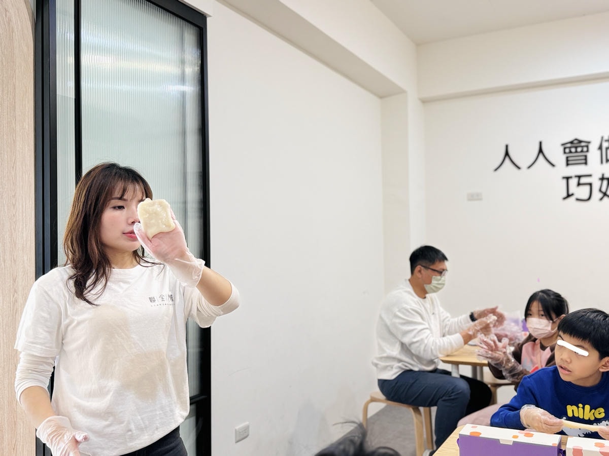 ★宜蘭親子景點推薦★宜蘭礁溪老字號手工麻糬『聯全麻糬』手作概 ★宜蘭親子景點推薦★宜蘭礁溪老字號手工麻糬『聯全麻糬』手作概