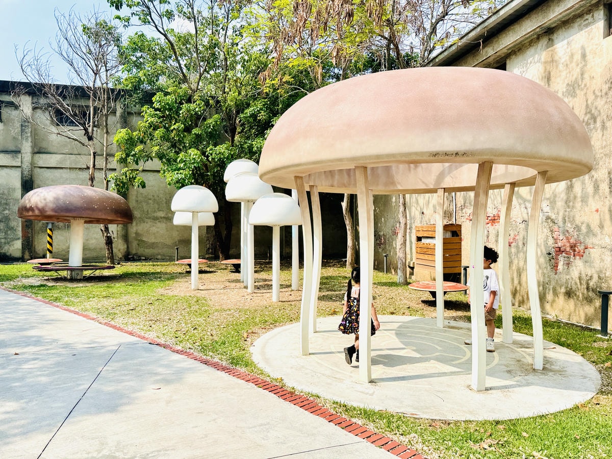 ★嘉義●中埔*中埔穀倉農創園區,全台唯一的穀倉星巴克、夢幻兒 ★嘉義●中埔*中埔穀倉農創園區,全台唯一的穀倉星巴克、夢幻兒