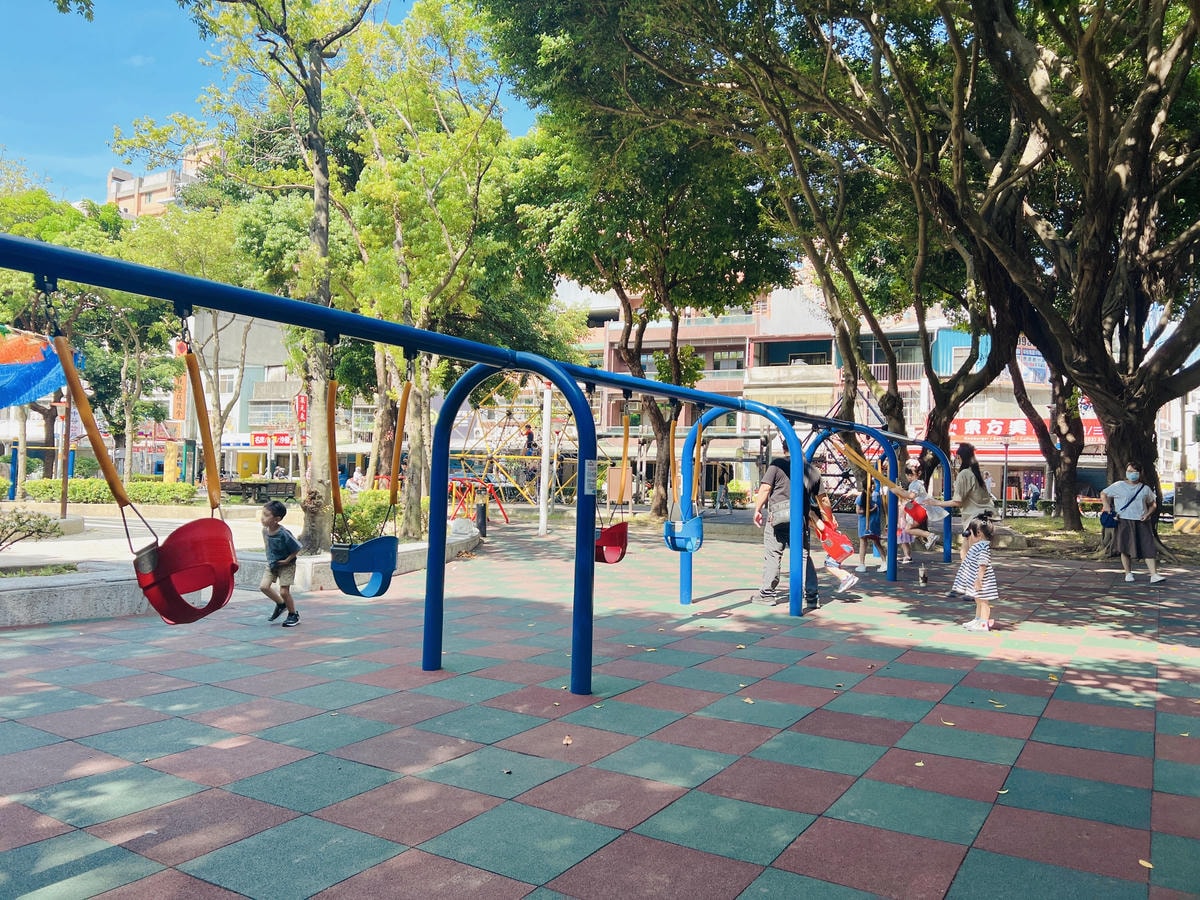 ★桃園★同安親子公園*鄰近全台最美圖書館的小綠地,溜滑梯、立 ★桃園★同安親子公園*鄰近全台最美圖書館的小綠地,溜滑梯、立