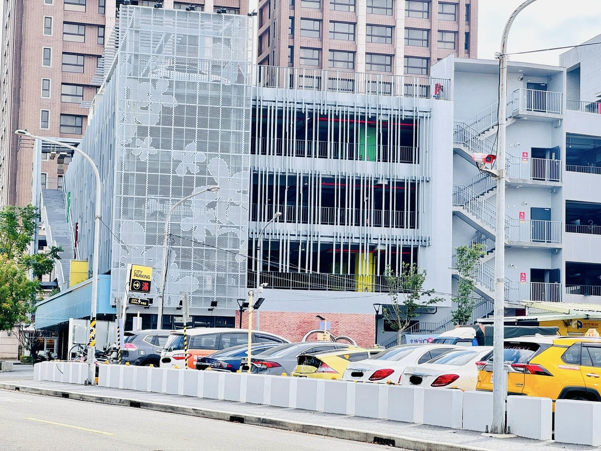 ★桃園親子景點推薦★桃園最新特色公園『龍潭運動公園』全面翻新 ★桃園親子景點推薦★桃園最新特色公園『龍潭運動公園』全面翻新