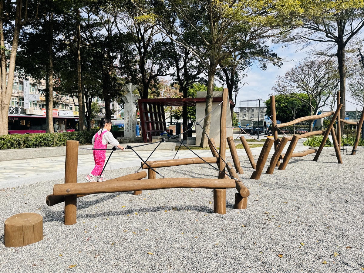 ★桃園親子景點推薦★桃園最新特色公園『龍潭運動公園』全面翻新 ★桃園親子景點推薦★桃園最新特色公園『龍潭運動公園』全面翻新