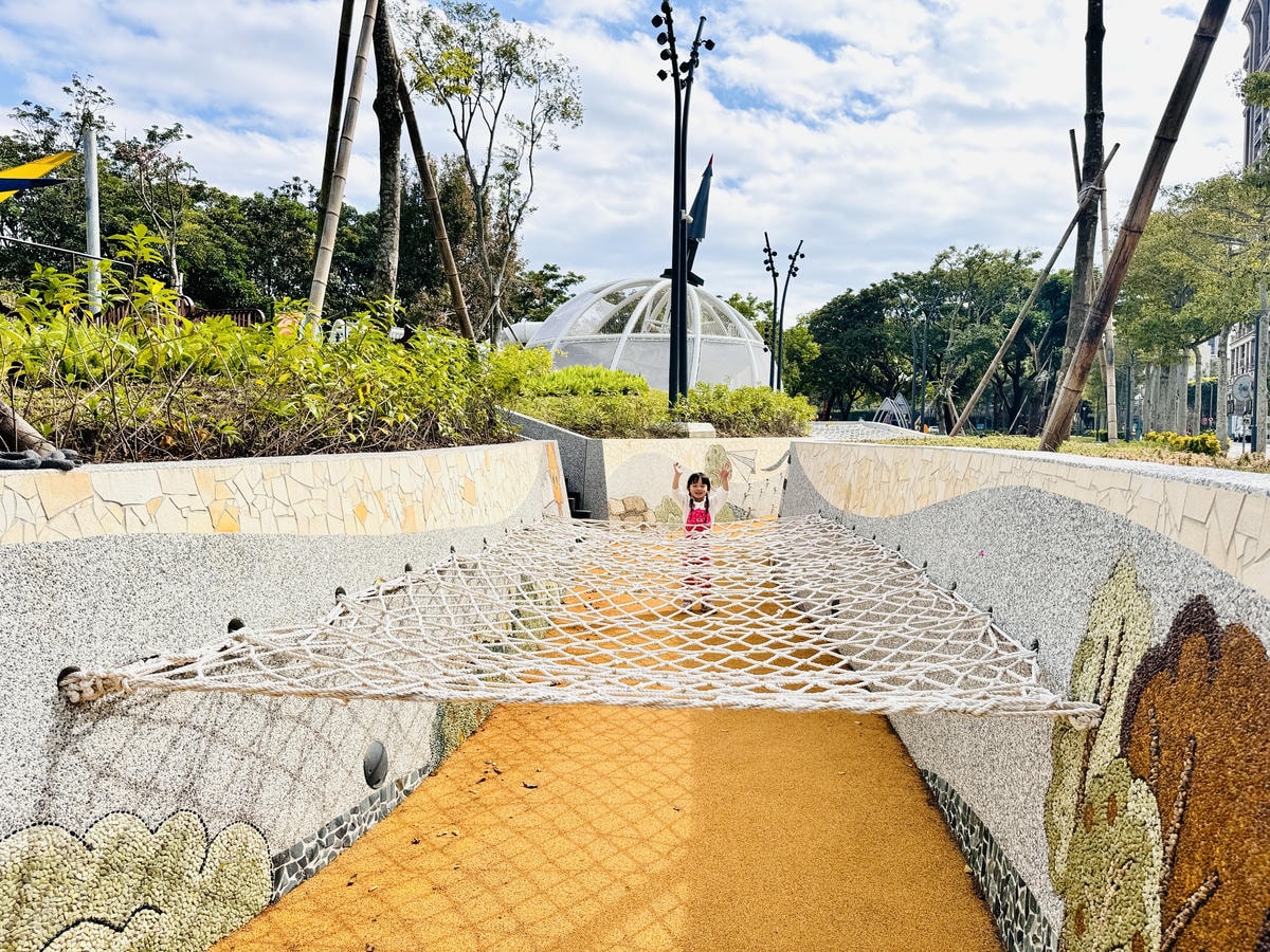 ★桃園親子景點推薦★桃園最新特色公園『龍潭運動公園』全面翻新 ★桃園親子景點推薦★桃園最新特色公園『龍潭運動公園』全面翻新