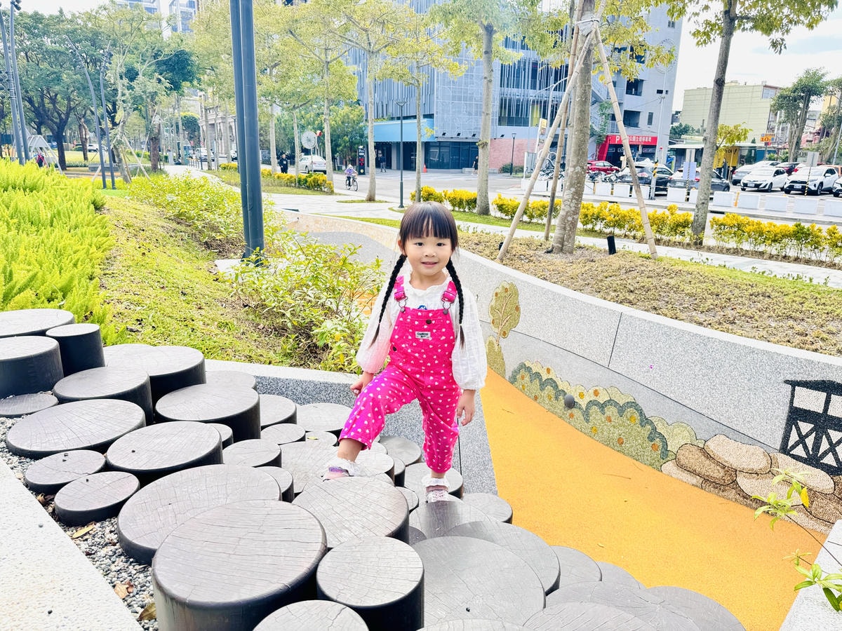 ★桃園親子景點推薦★桃園最新特色公園『龍潭運動公園』全面翻新 ★桃園親子景點推薦★桃園最新特色公園『龍潭運動公園』全面翻新