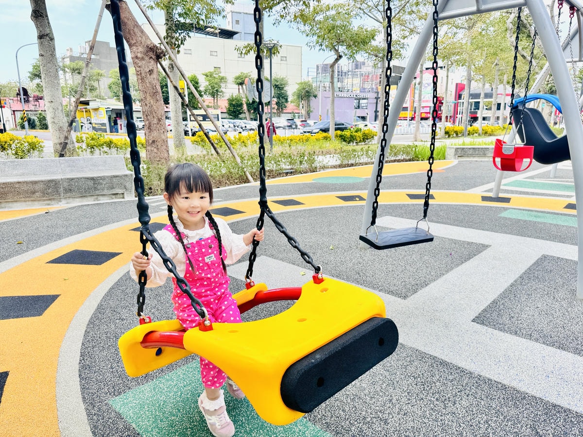 ★桃園親子景點推薦★桃園最新特色公園『龍潭運動公園』全面翻新 ★桃園親子景點推薦★桃園最新特色公園『龍潭運動公園』全面翻新