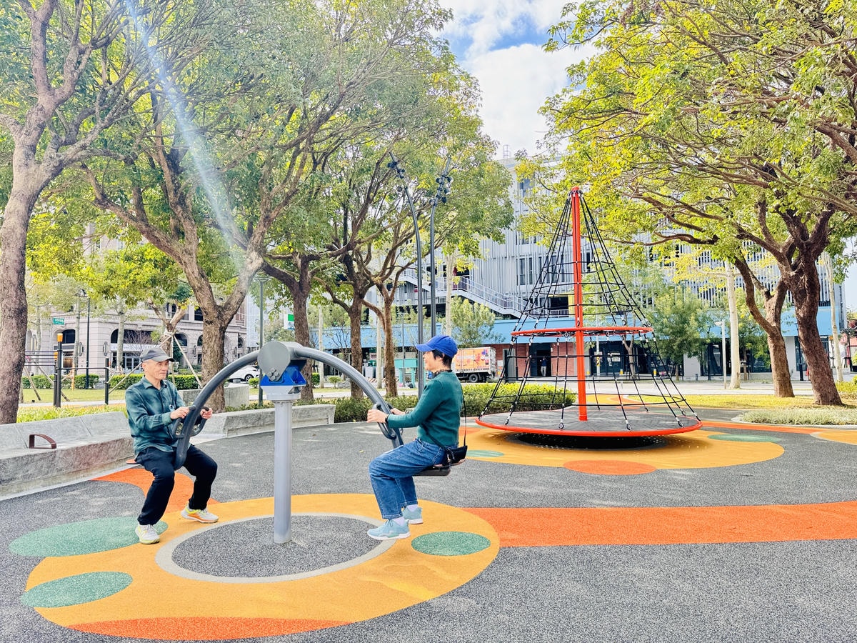 ★桃園親子景點推薦★桃園最新特色公園『龍潭運動公園』全面翻新 ★桃園親子景點推薦★桃園最新特色公園『龍潭運動公園』全面翻新