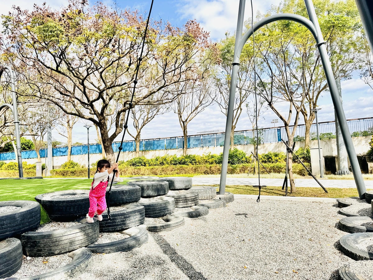 ★桃園親子景點推薦★桃園最新特色公園『龍潭運動公園』全面翻新 ★桃園親子景點推薦★桃園最新特色公園『龍潭運動公園』全面翻新