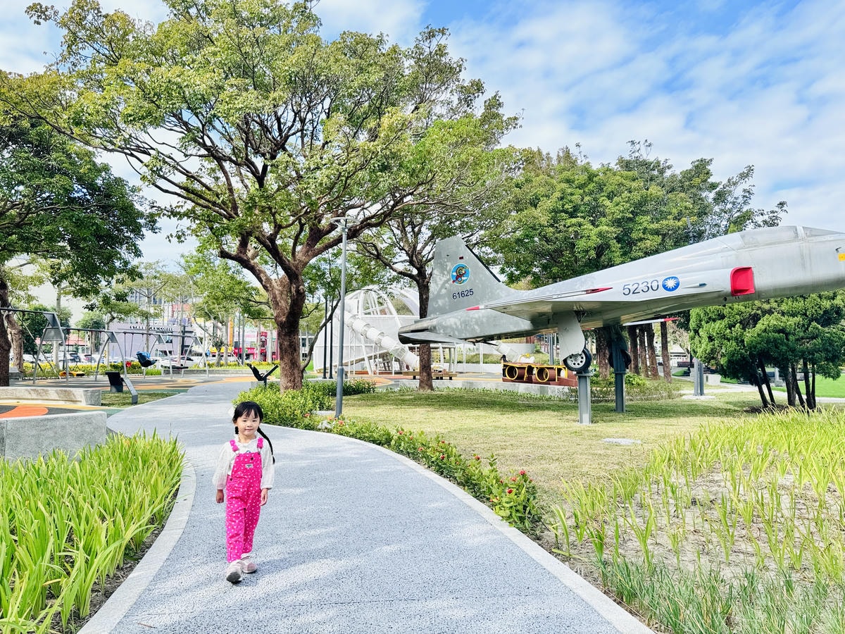 ★桃園親子景點推薦★桃園最新特色公園『龍潭運動公園』全面翻新 ★桃園親子景點推薦★桃園最新特色公園『龍潭運動公園』全面翻新