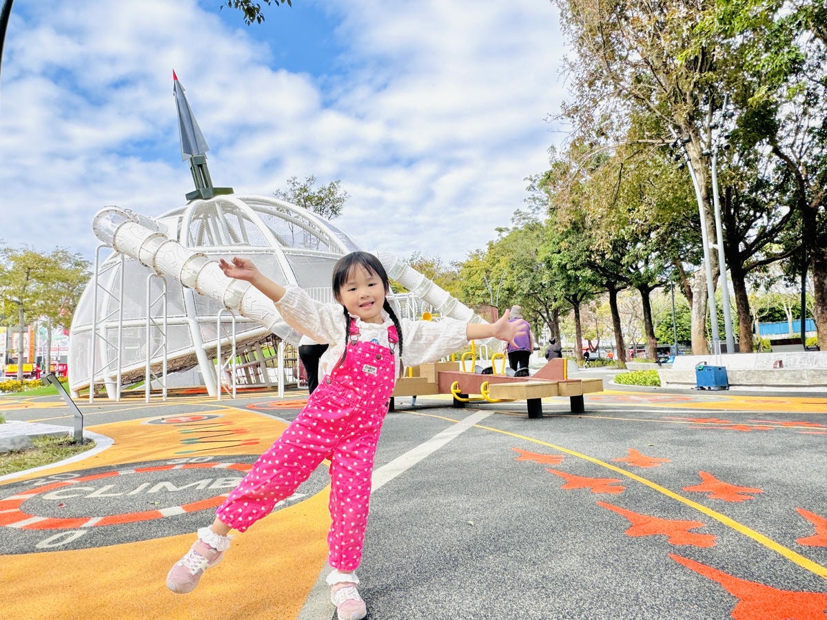 ★桃園親子景點推薦★桃園最新特色公園『龍潭運動公園』全面翻新 ★桃園親子景點推薦★桃園最新特色公園『龍潭運動公園』全面翻新