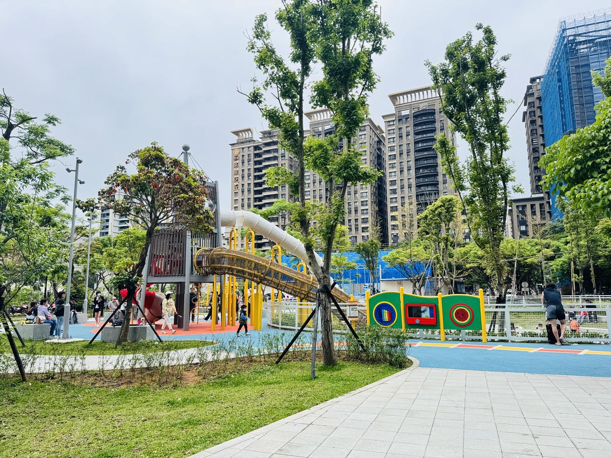 ★新北親子景點推薦★全台唯一最新影視主題『吉祥公園』特色遊戲 ★新北親子景點推薦★全台唯一最新影視主題『吉祥公園』特色遊戲