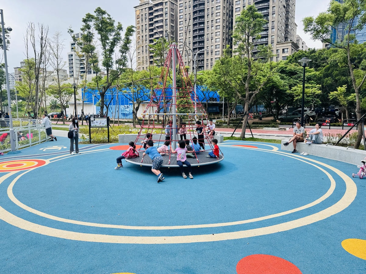 ★新北親子景點推薦★全台唯一最新影視主題『吉祥公園』特色遊戲 ★新北親子景點推薦★全台唯一最新影視主題『吉祥公園』特色遊戲