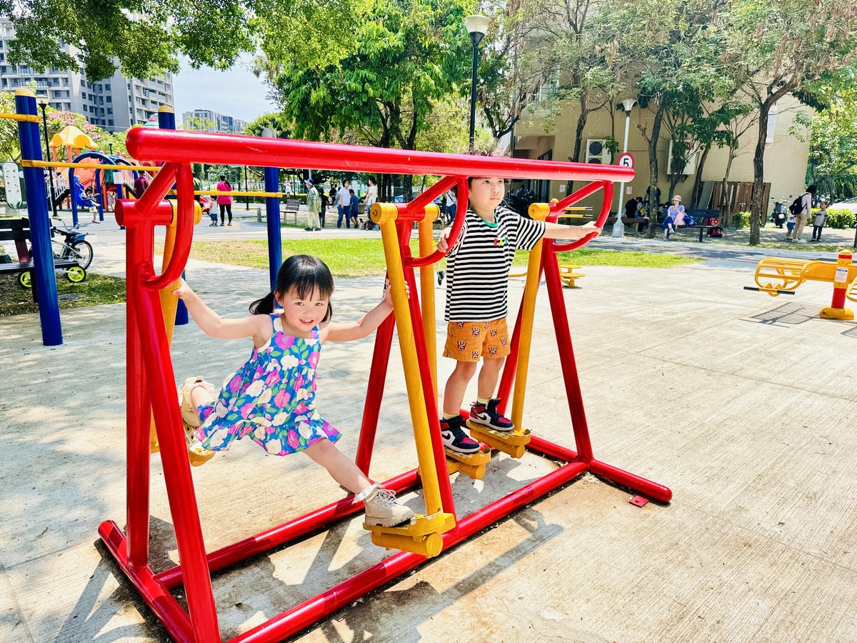 ★台中親子景點推薦★泉源兒童主題特色遊戲場,台中首座兒童交通 ★台中親子景點推薦★泉源兒童主題特色遊戲場,台中首座兒童交通