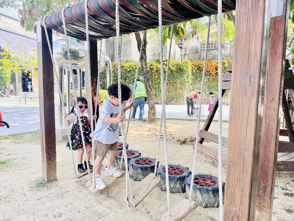 ★嘉義●中埔*中埔穀倉農創園區,全台唯一的穀倉星巴克、夢幻兒 ★嘉義●中埔*中埔穀倉農創園區,全台唯一的穀倉星巴克、夢幻兒