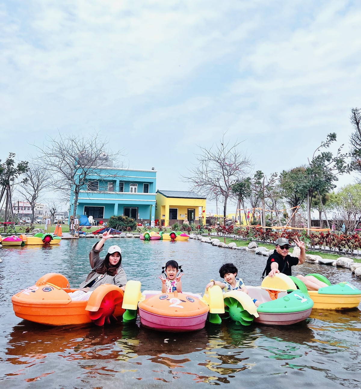 ★彰化●長頸鹿休閒農場*週末限定親子點,親子手搖船、電動車、