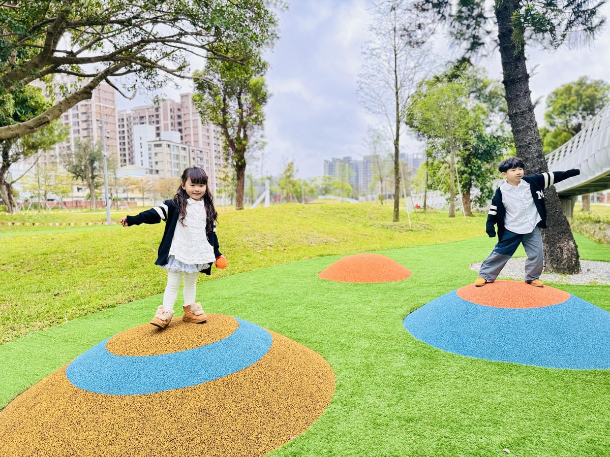 ★桃園親子景點推薦★最新旗艦遊戲場『八德楓樹腳公園』,有16 ★桃園親子景點推薦★最新旗艦遊戲場『八德楓樹腳公園』,有16