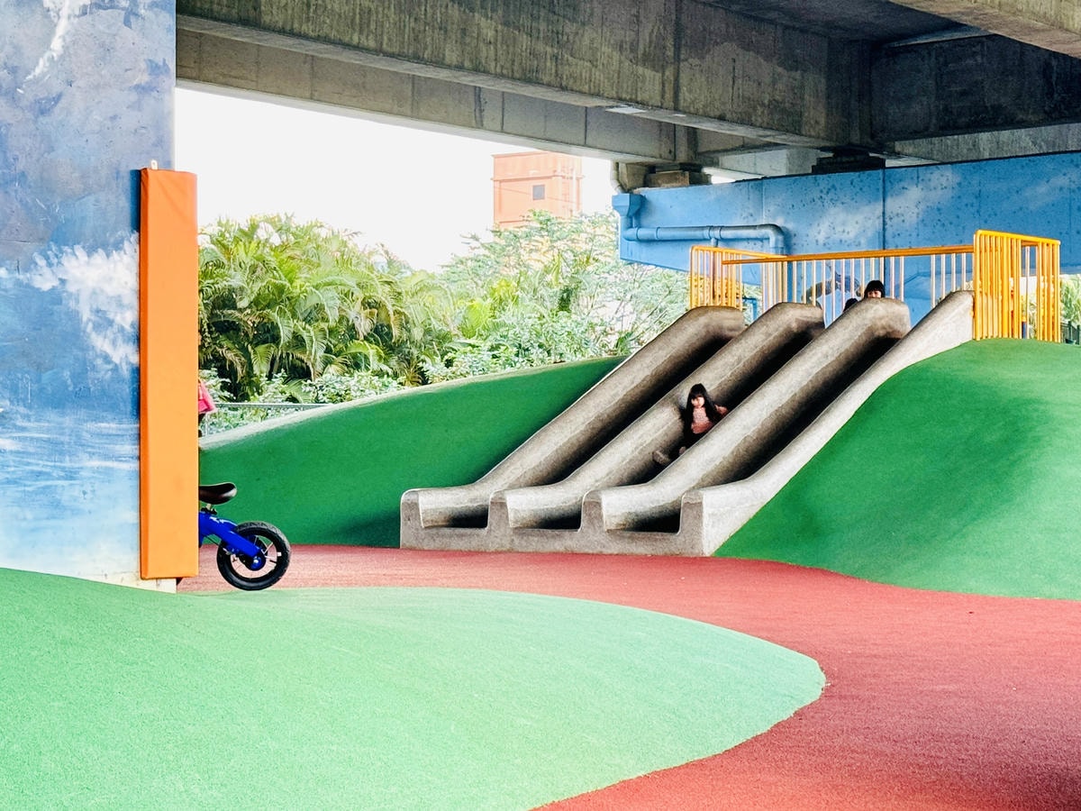 ★桃園★國2橋下兒童冒險公園，全新整修後更好玩！兒童遊戲區、