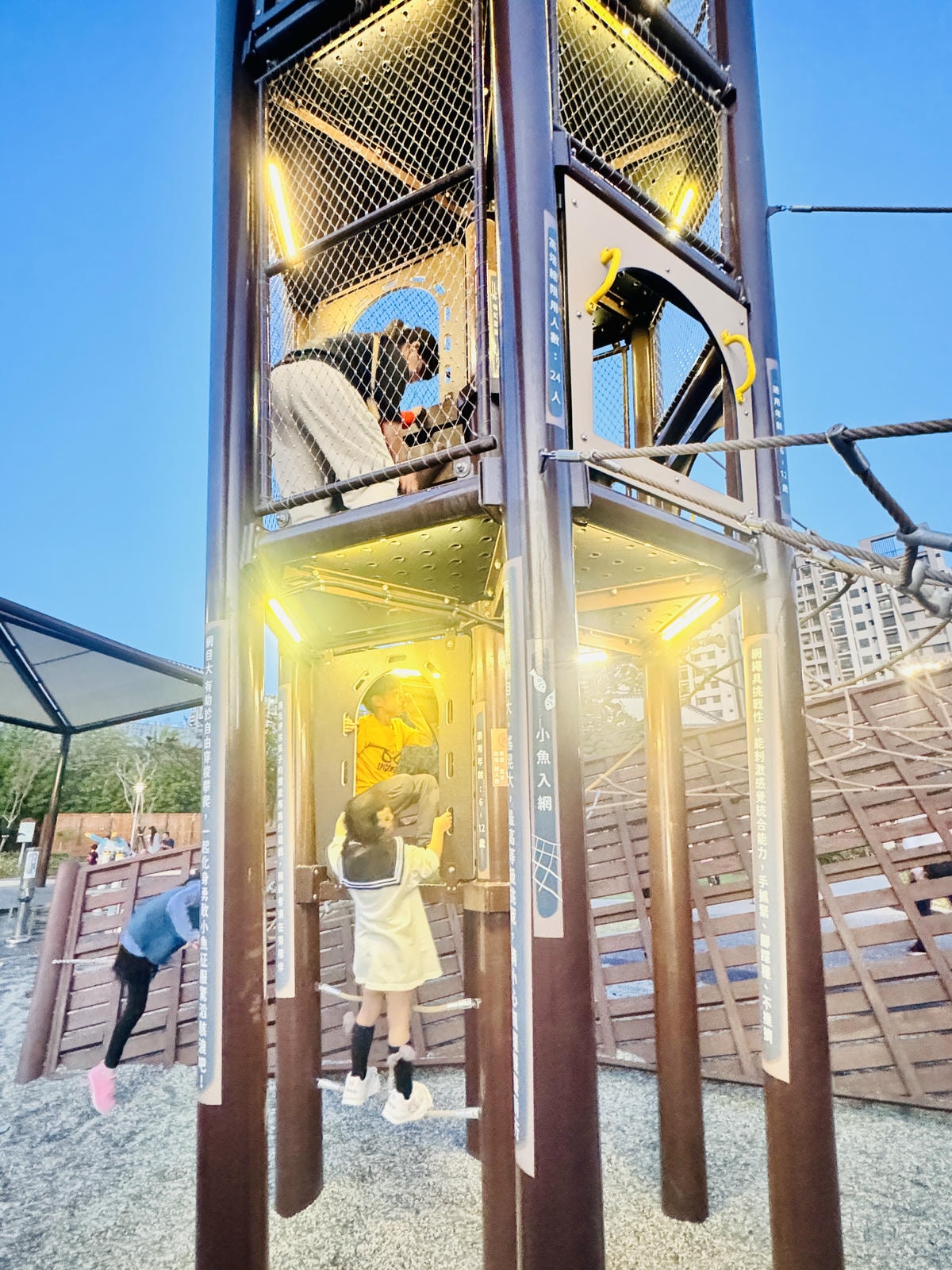 ★台中親子景點推薦★台中最新『梧棲漁寮公園』海線首座戲水航海