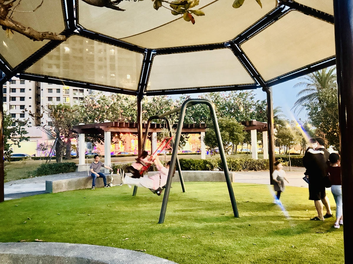 ★台中親子景點推薦★台中最新『梧棲漁寮公園』海線首座戲水航海