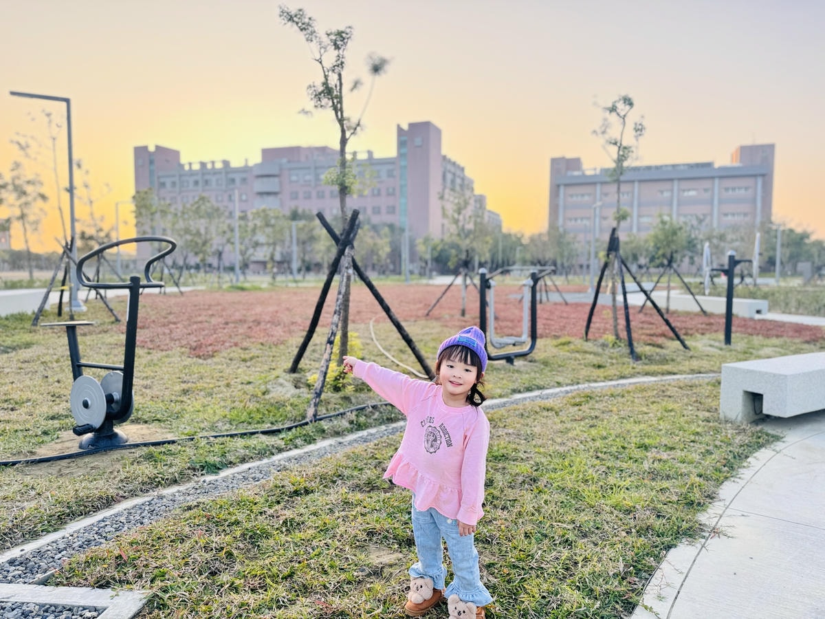 ★嘉義親子景點推薦★嘉義最新遊戲場,『永慶紀念公園』斥資上億 ★嘉義親子景點推薦★嘉義最新遊戲場,『永慶紀念公園』斥資上億