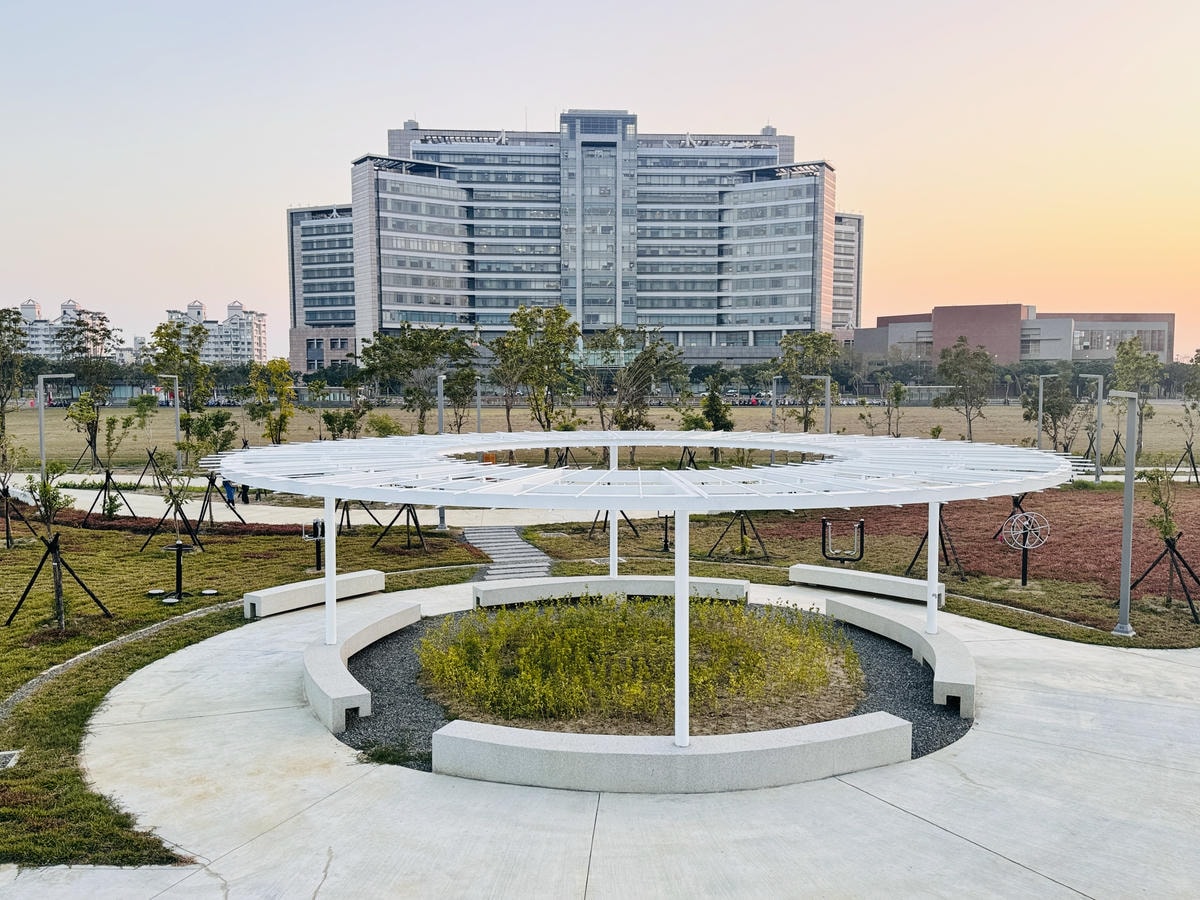 ★嘉義親子景點推薦★嘉義最新遊戲場,『永慶紀念公園』斥資上億 ★嘉義親子景點推薦★嘉義最新遊戲場,『永慶紀念公園』斥資上億