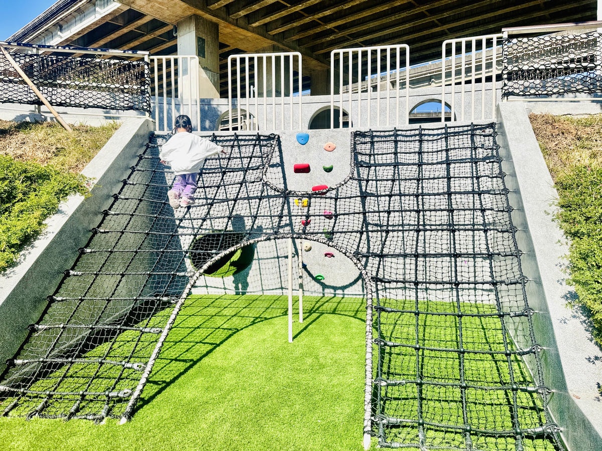 ★桃園親子景點推薦★桃園最新特色遊戲場『平鎮運動公園』,全新 ★桃園親子景點推薦★桃園最新特色遊戲場『平鎮運動公園』,全新