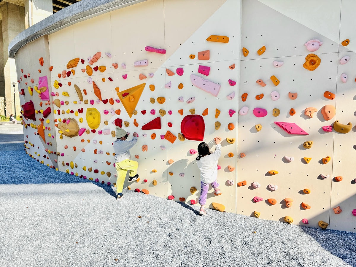 ★桃園親子景點推薦★桃園最新特色遊戲場『平鎮運動公園』,全新 ★桃園親子景點推薦★桃園最新特色遊戲場『平鎮運動公園』,全新