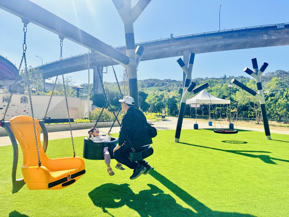 ★桃園親子景點推薦★桃園最新特色遊戲場『平鎮運動公園』,全新 ★桃園親子景點推薦★桃園最新特色遊戲場『平鎮運動公園』,全新