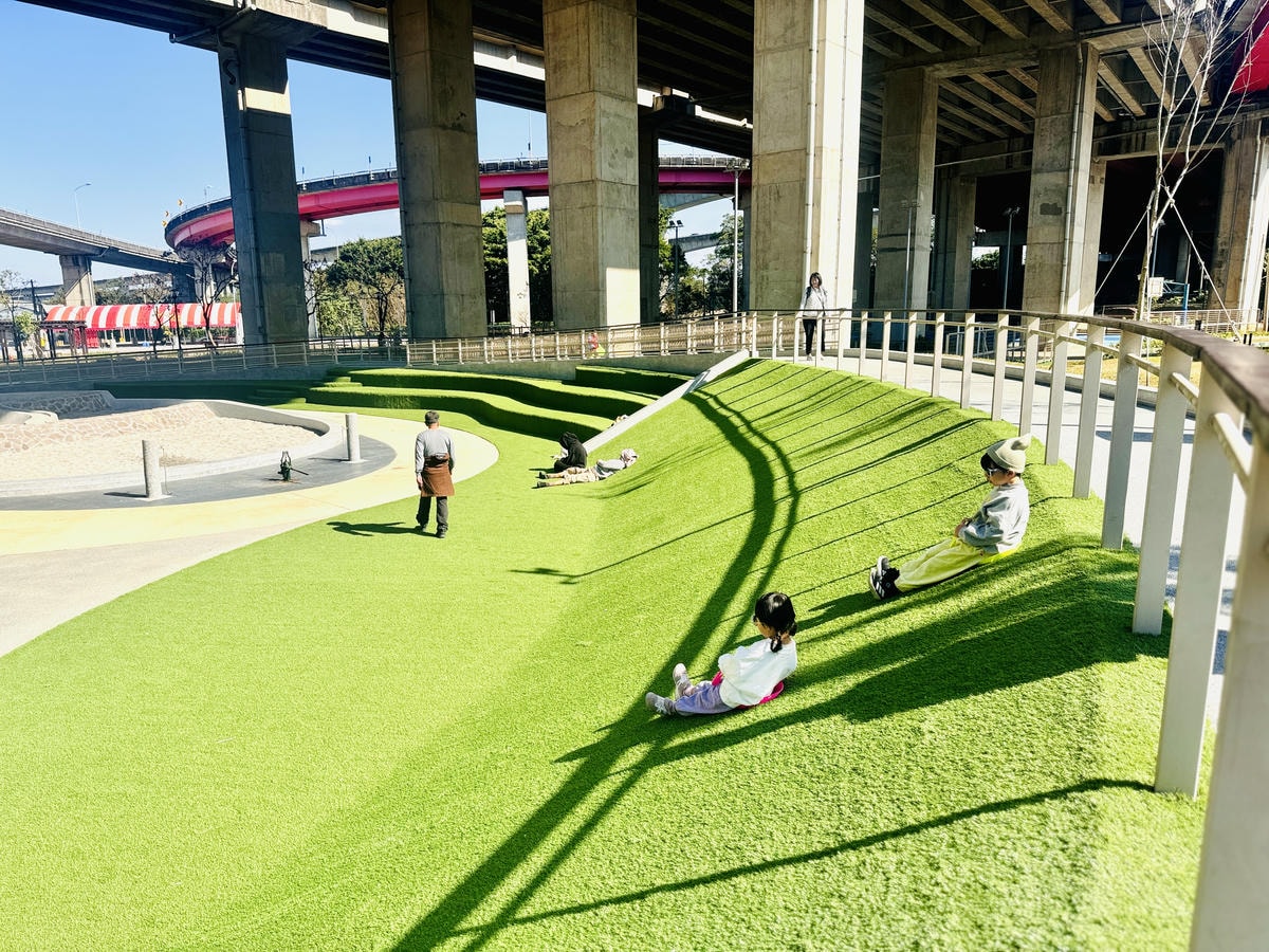 ★桃園親子景點推薦★桃園最新特色遊戲場『平鎮運動公園』,全新 ★桃園親子景點推薦★桃園最新特色遊戲場『平鎮運動公園』,全新